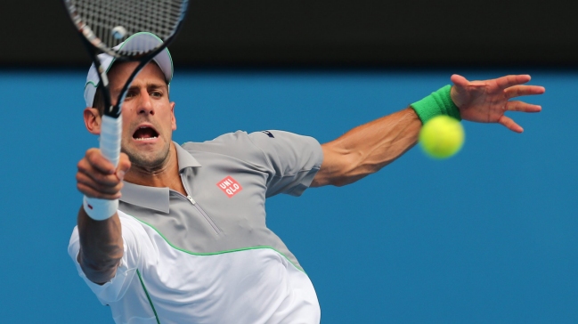 Djokovic accedió con comodidad a la tercera ronda en Australia