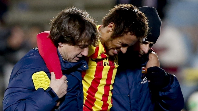 Neymar estará cerca de un mes fuera de las canchas por esguince en el tobillo