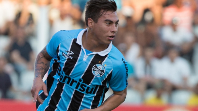 En España afirman que Valencia espera fichar este lunes a Eduardo Vargas