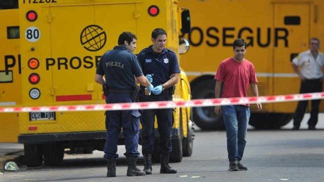 Un muerto y seis heridos en intento de robo a un camión blindado en Argentina