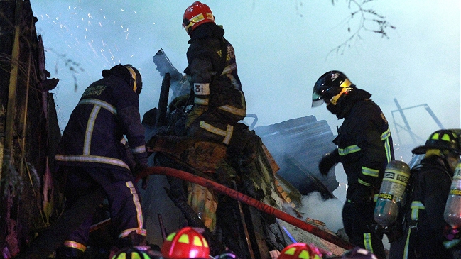 Incendio de una vivienda movilizó a Bomberos a El Arrayán