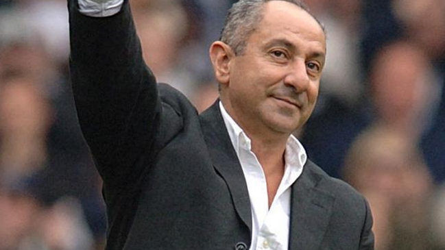 Osvaldo Ardiles resultó herido tras accidente automovilístico en las Malvinas