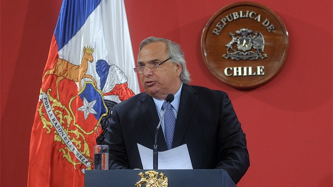 Ministro Chadwick: No había emoción, solo me sentí mal