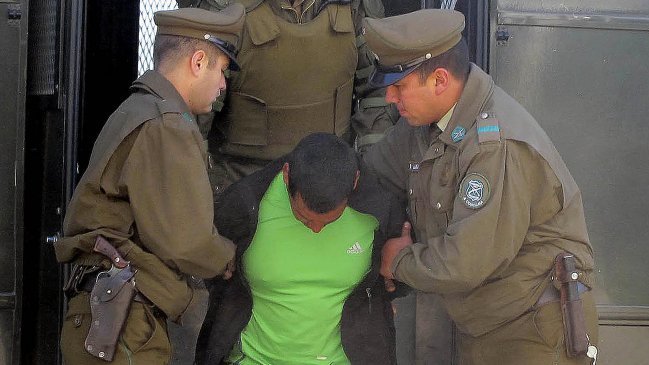 Ladrón desafortunado hizo dedo a un carabinero de civil tras robar un supermercado