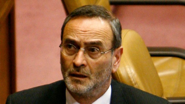 Diputado ante polémica del timerosal: Se nos vino la marea de los intereses económicos