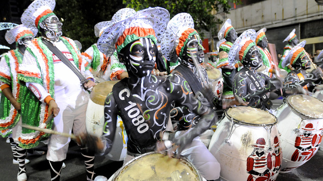 Unas 70.000 personas presenciaron el inicio del Carnaval del Uruguay