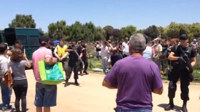 Padres de Bastián Bravo recibieron apoyo en funeral del joven