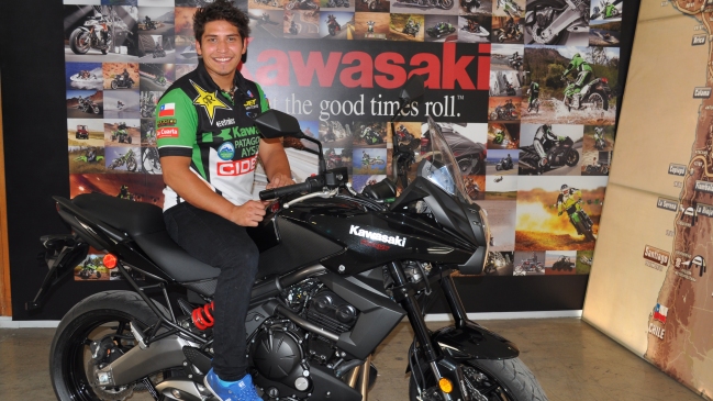 Kawasaki premió a Patricio Cabrera por finalizar el Rally Dakar