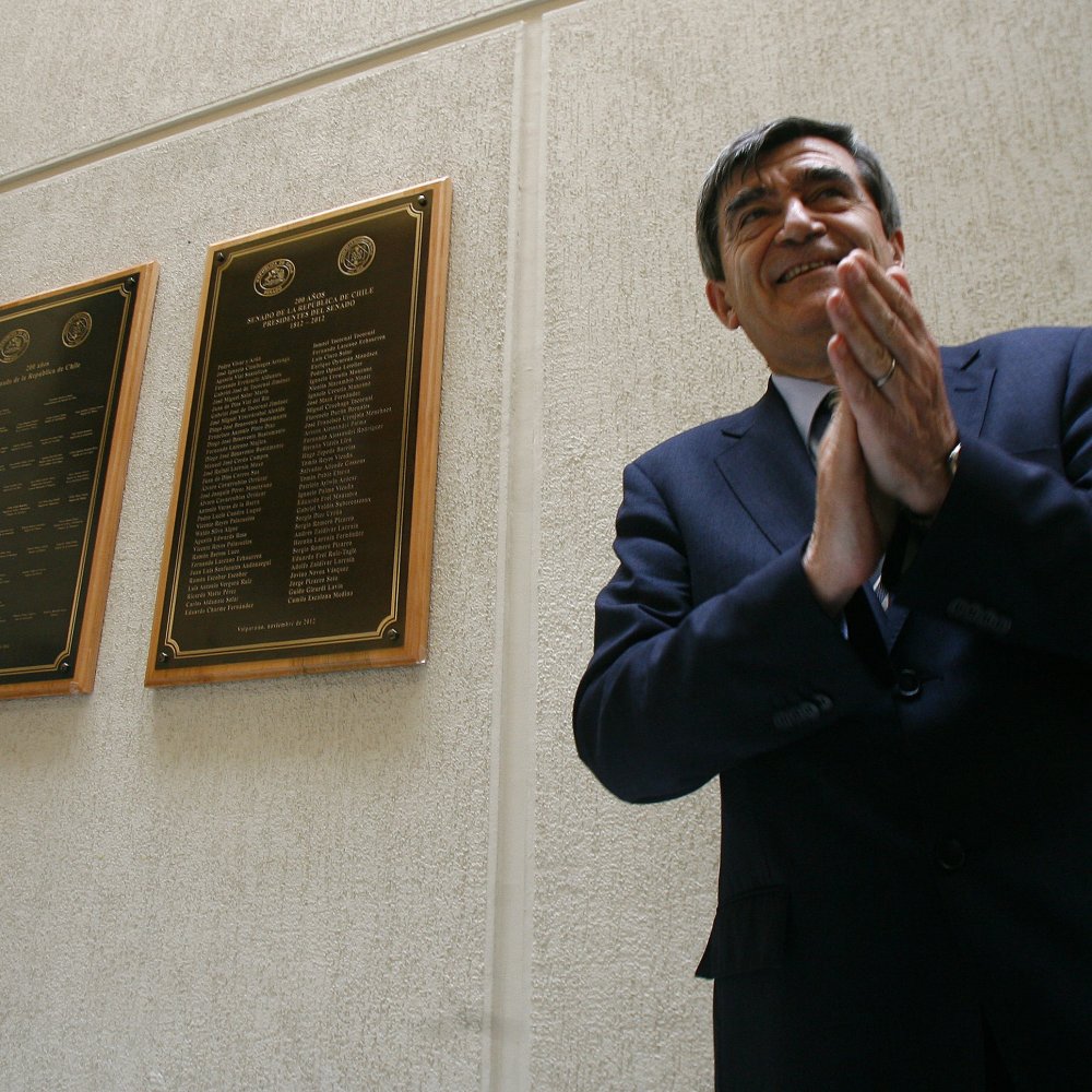 Camilo Escalona: Chile debe ofrecer mar a Bolivia mediante una cesión territorial