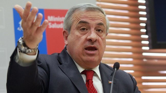 Ministro Mañalich: Ley que prohíbe timerosal es 