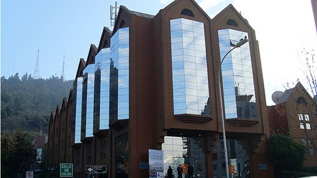 Rodrigo Terré asume doble rol en Canal 13