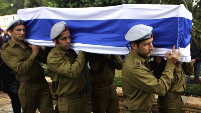 Militar israelí murió bajo 