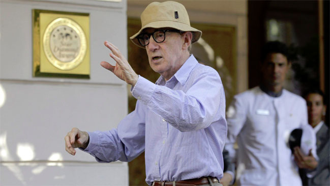 Hijo de Mia Farrow negó que Woody Allen abusara de su hermana