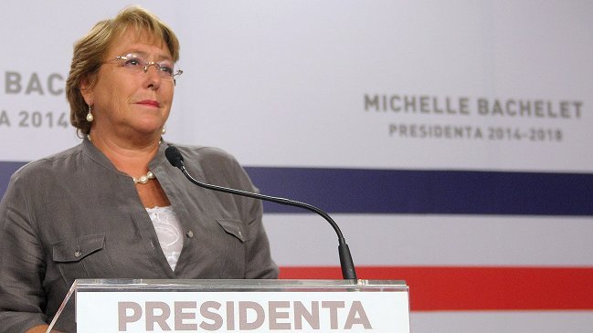 Gobierno llama a Bachelet a reconsiderar la reforma tributaria
