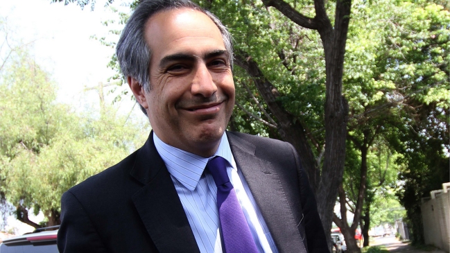 Chahuán defendió asesorías de candidatos derrotados y acusó 