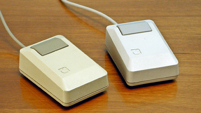 Hallan mouse de Steve Jobs en cápsula del tiempo