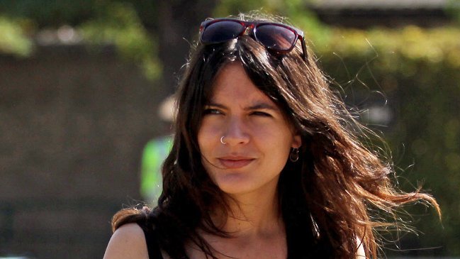 Camila Vallejo fue sorprendida conduciendo a más de 130 kilómetros por hora