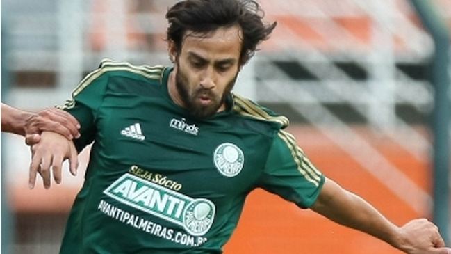 Jorge Valdivia y Palmeiras le sacaron un empate a Corinthians