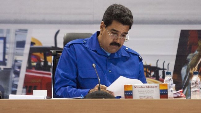 Venezuela: Maduro anunció la expulsión de tres funcionarios estadounidenses