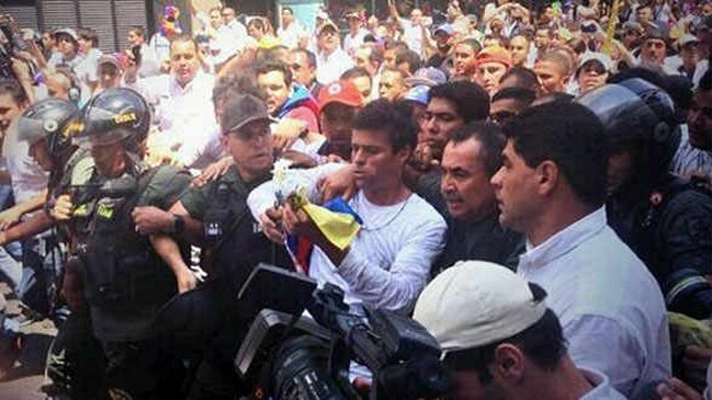 Líder opositor Leopoldo López se entregó a la Guardia Nacional de Venezuela