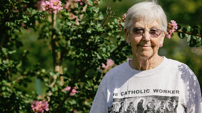 Tribunal condenó a monja que entró a protestar en un complejo nuclear