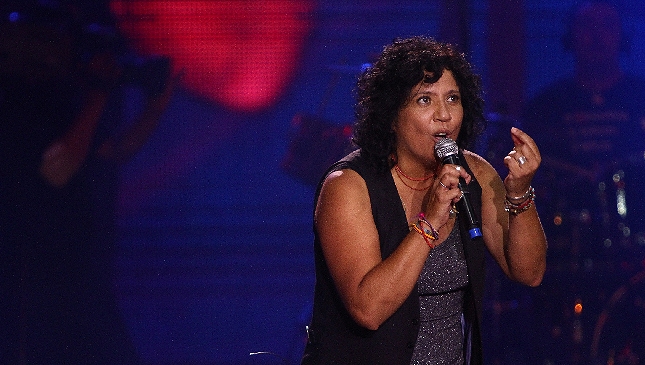 Rosana regresará al país en abril