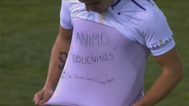 Retiran multa a jugador que mostró mensaje de apoyo a niños enfermos de cáncer en su camiseta