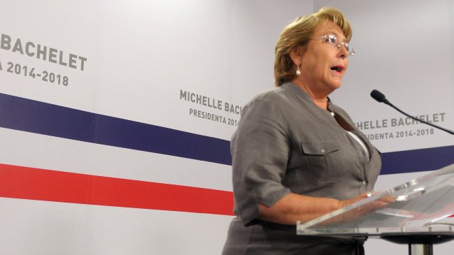 Contraloría aclara que Bachelet puede pedir salida de jefes de servicio elegidos por SADP