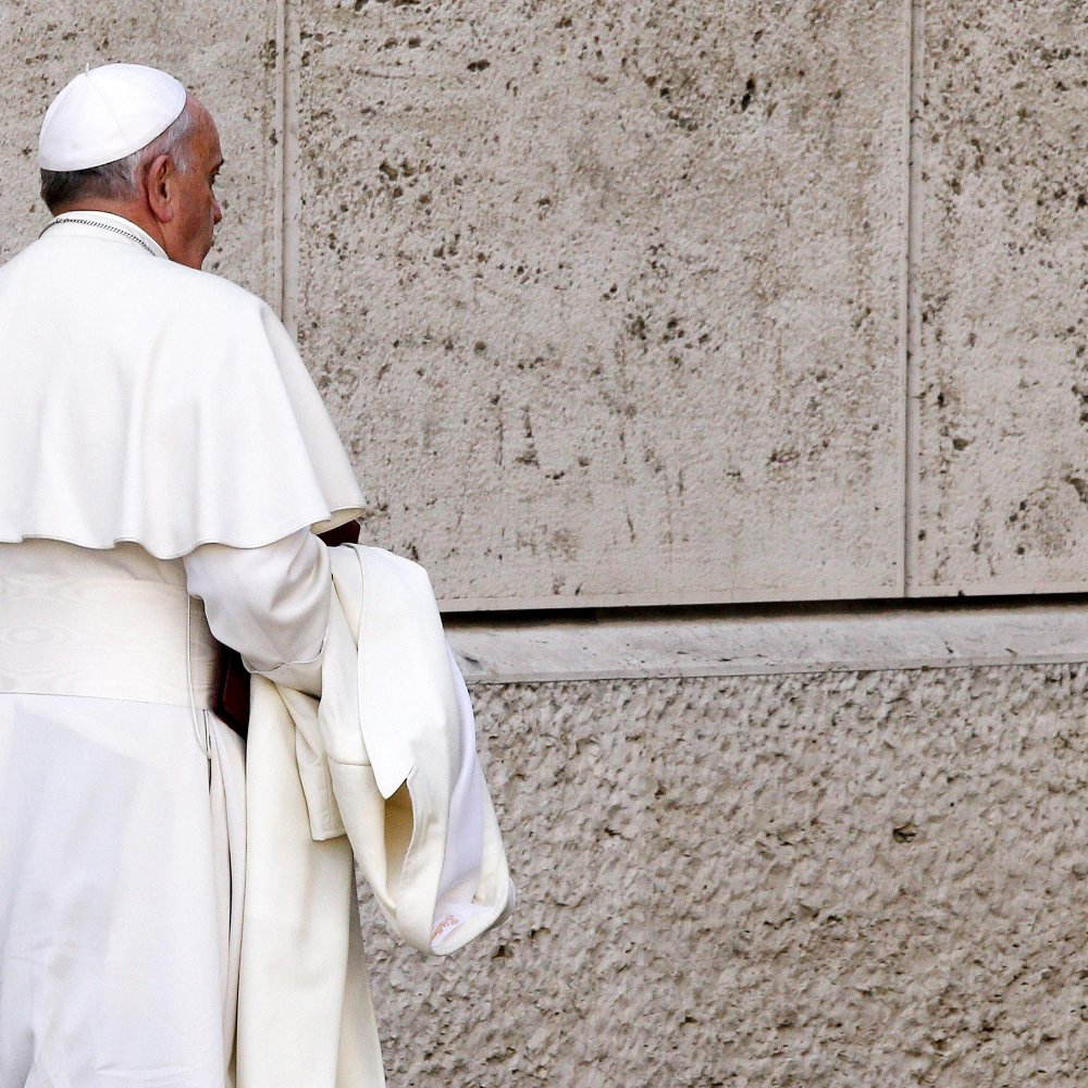 Ezzati, investido como cardenal en medio de nueva polémica por Karadima