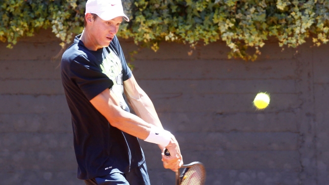 Chilenos sólo supieron de caídas en el ranking de la ATP