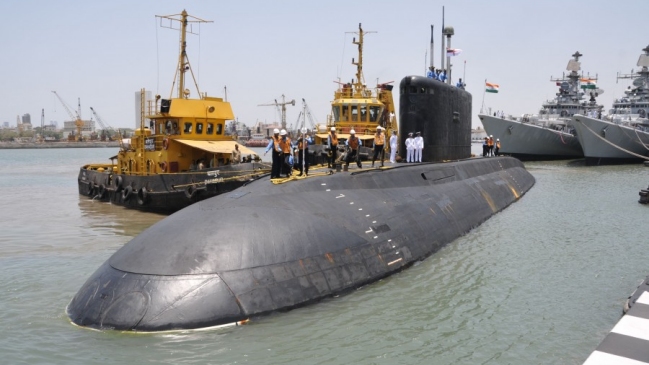 Dos desaparecidos y siete heridos en accidente en submarino militar indio