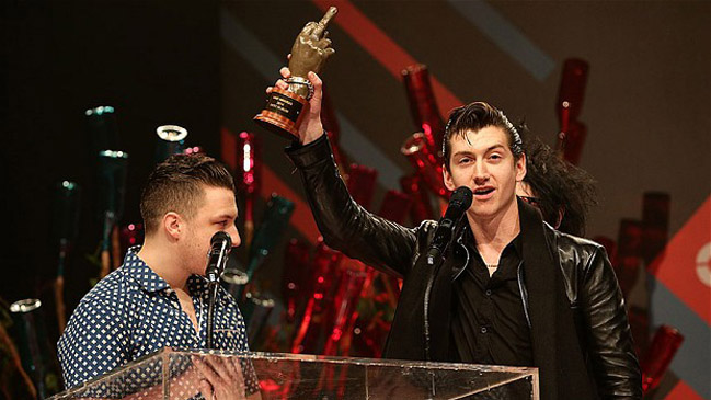 Arctic Monkeys arrasa en la gala de los premios NME