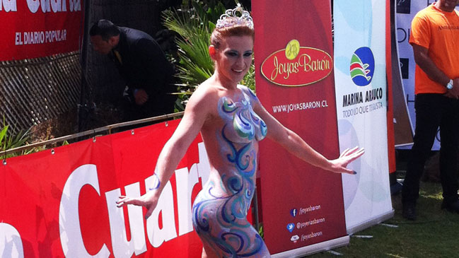 Sigrid Alegría deslumbró con desnudo artístico para el piscinazo