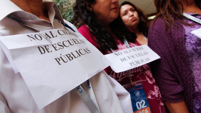 Apoderados acusan incumplimiento de acuerdos por alcalde de Cerro Navia