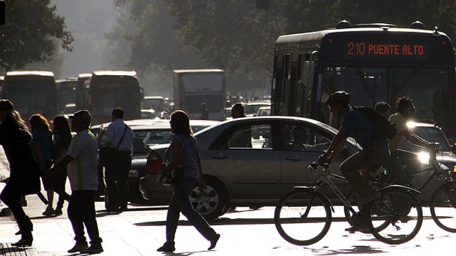 Se espera que 250 mil vehículos regresen a Santiago este fin de semana