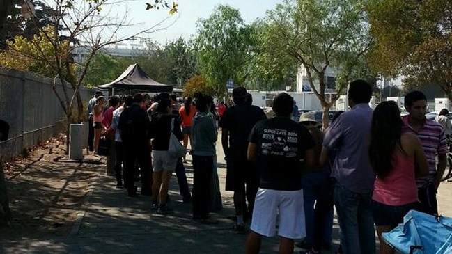 Deportistas hacen fila para obtener más entradas para Santiago 2014