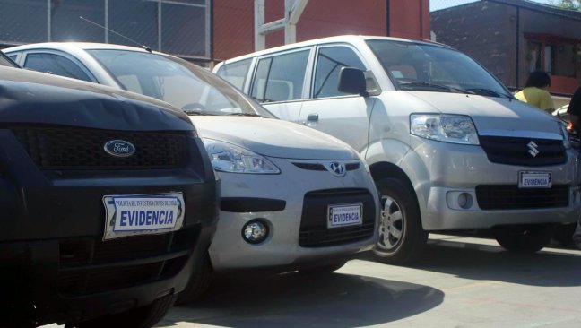 PDI detuvo a falsos policías que robaban vehículos en Santiago