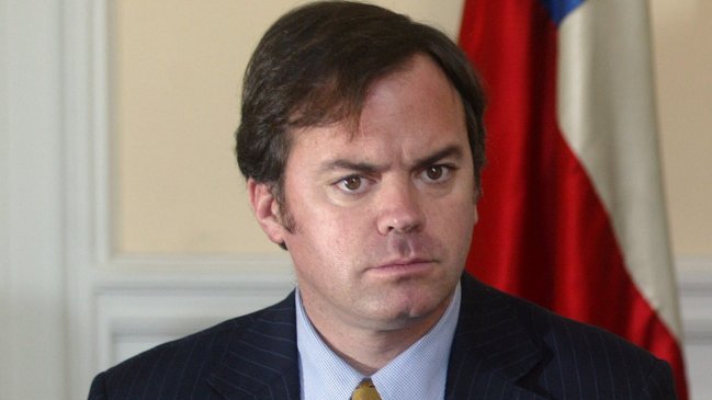 PS y PC apuntan a Matías Walker por no llegar a acuerdo por Venezuela en la Cámara