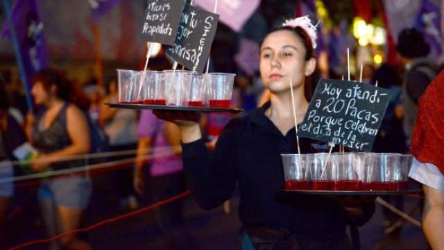 [Fotos] Miles de personas marcharon en Santiago por el Día ...
