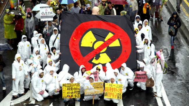 Miles de taiwaneses protestaron contra construcción de la Cuarta Planta Nuclear