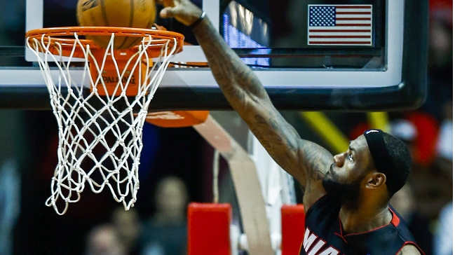 Miami Heat retomó el camino de los triunfos de la mano de James