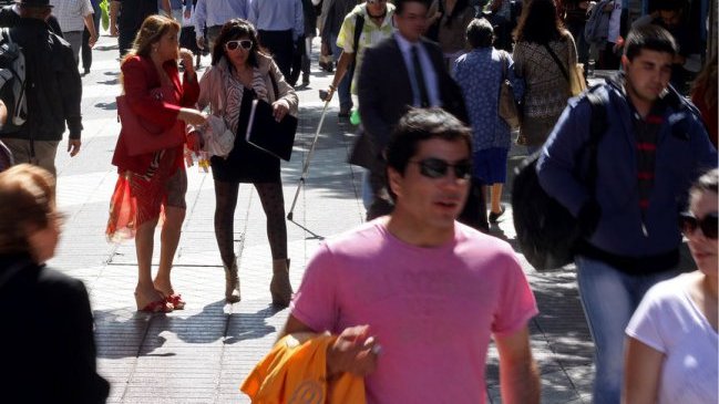Expertos bajan previsión de crecimiento económico de Chile para 2014