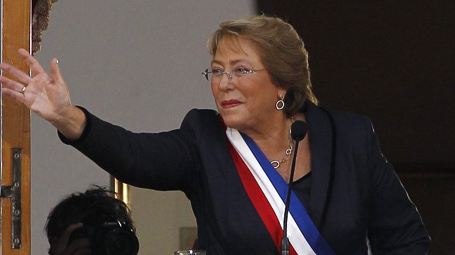 Michelle Bachelet encabeza su primer consejo de gabinete