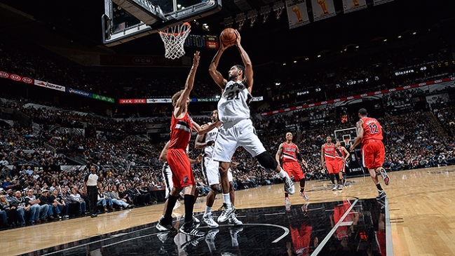 Los Spurs mantuvieron su paso firme en la NBA