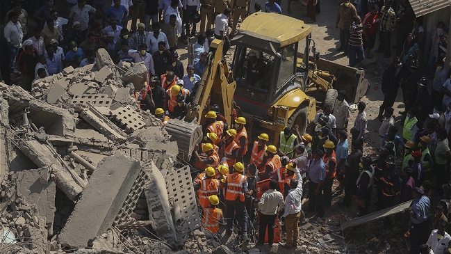 Fatal derrumbe de un edificio en Bombay