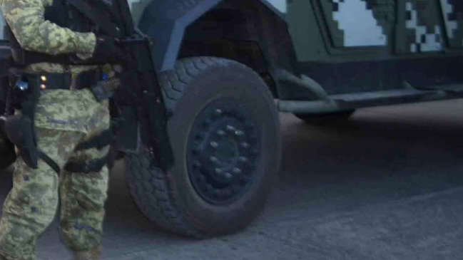 Militares ecuatorianos encontraron más de medio millón de dólares en camioneta