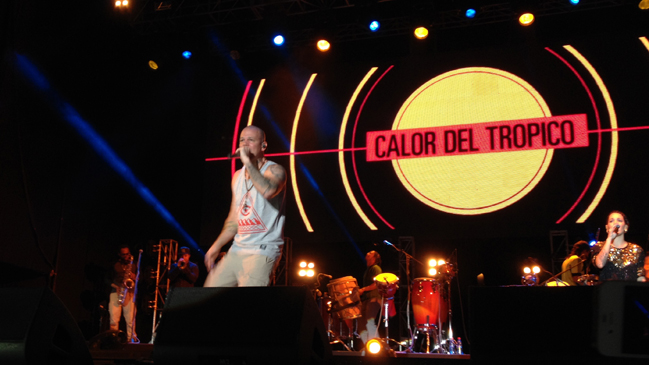 Calle 13 volvió a conquistar a los chilenos con múltiples ritmos y consignas