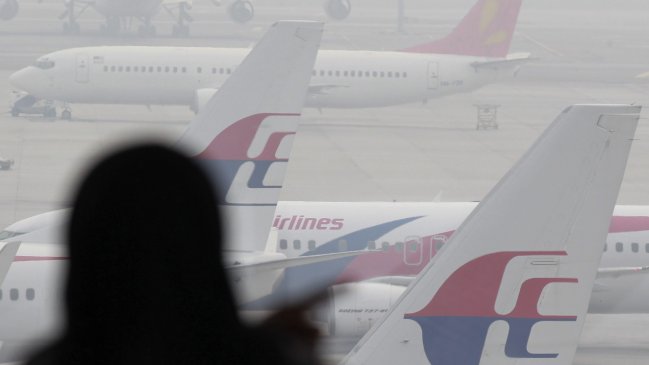 Malasia confirmó que avión voló durante horas tras perderse en el radar