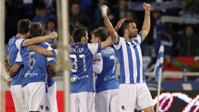 Claudio Bravo venció a Eduardo Vargas en duelo de chilenos en España