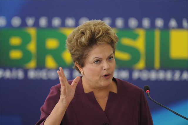 Dilma Rousseff juramentó a seis nuevos ministros de su gabinete